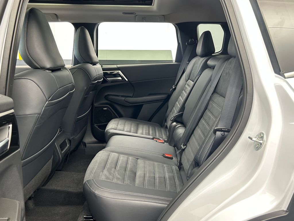 New 2026 White Mitsubishi Trail Edition image 33