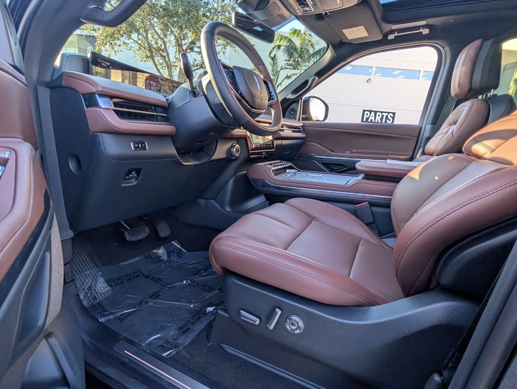 new 2026 Lincoln Navigator L car, priced at $107,590