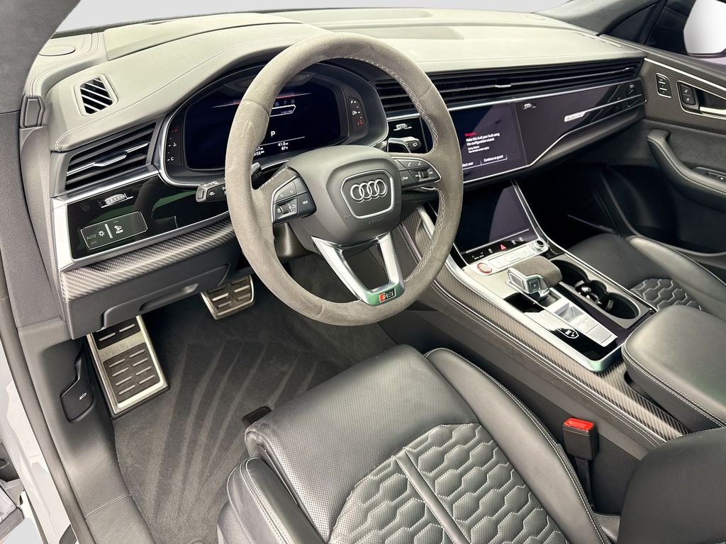 Thumbnail: 2024 Audi RS Q8 - 9