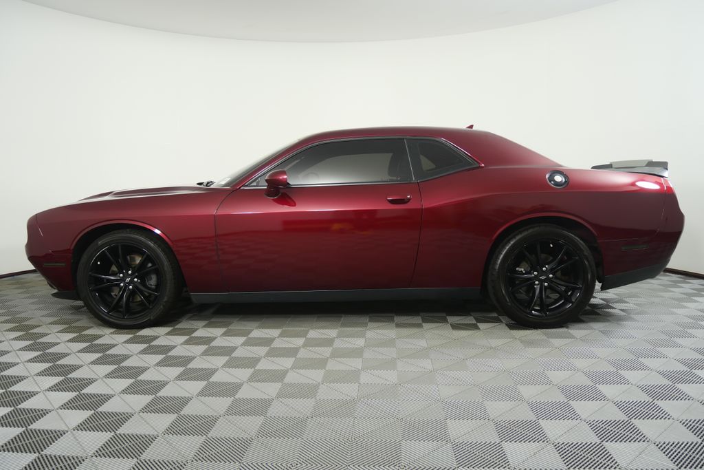 Thumbnail: 2017 Dodge Challenger - 6