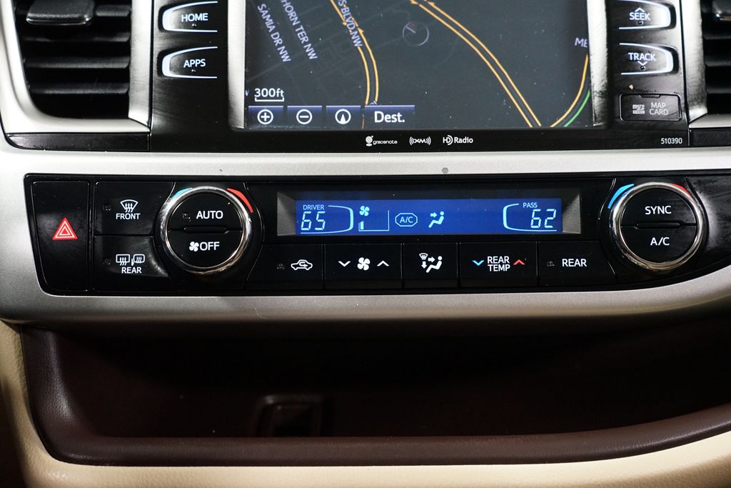 Thumbnail: 2019 Toyota Highlander - 20