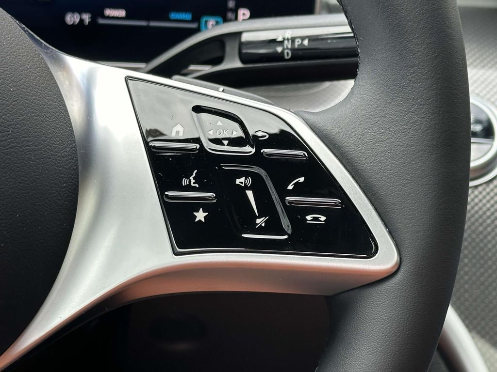 Thumbnail: 2025 Mercedes-Benz C-Class - 18