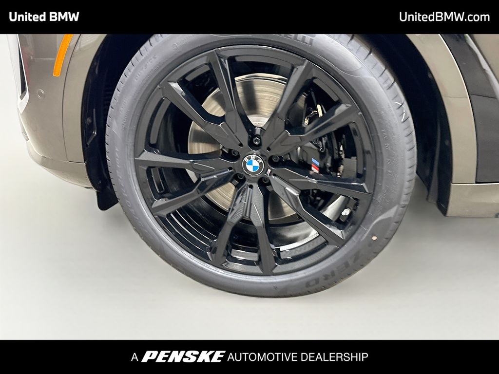 Thumbnail: 2027 BMW X7 - 9