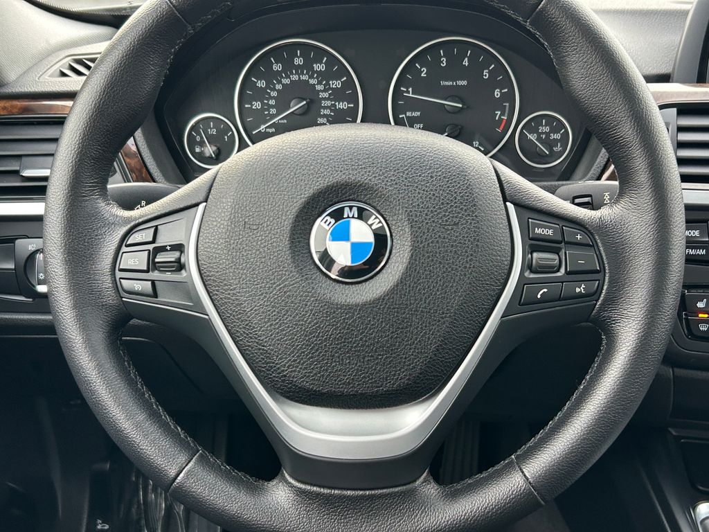 Thumbnail: 2015 BMW 3 Series - 18