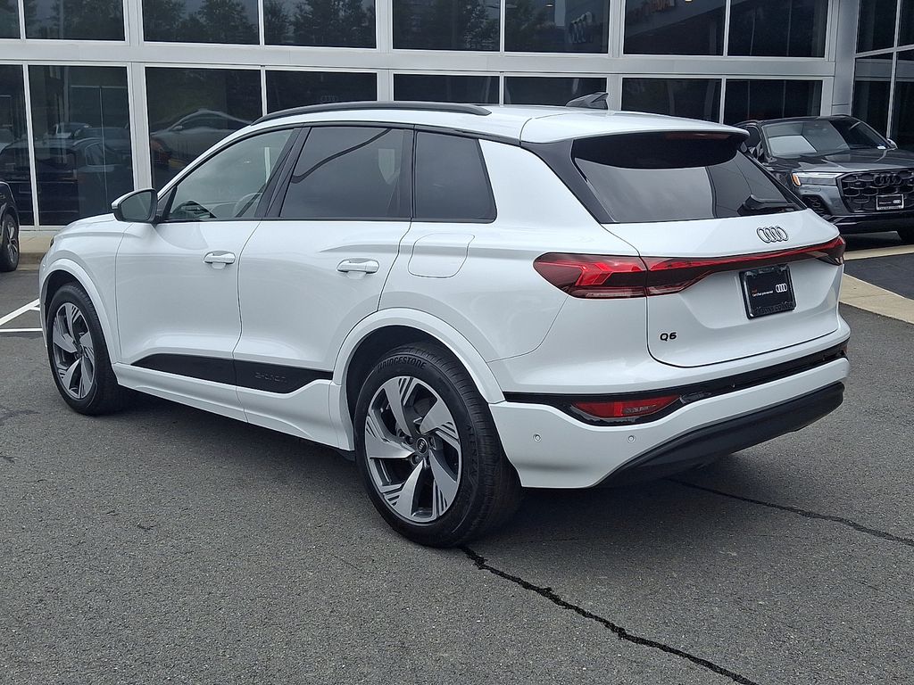 Thumbnail: 2025 Audi Q6 e-tron - 6