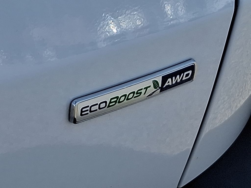 2020 Ford Escape SE 32