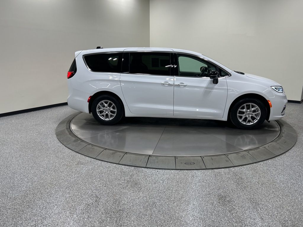 used 2024 Chrysler Pacifica car, priced at $29,979