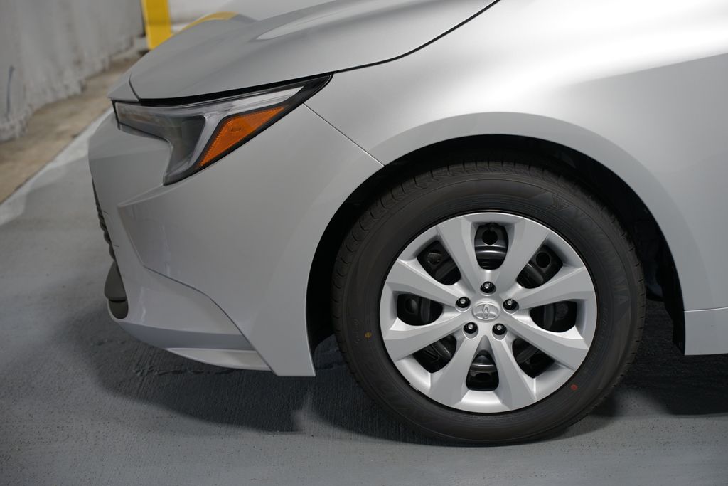 Thumbnail: 2025 Toyota Corolla - 5