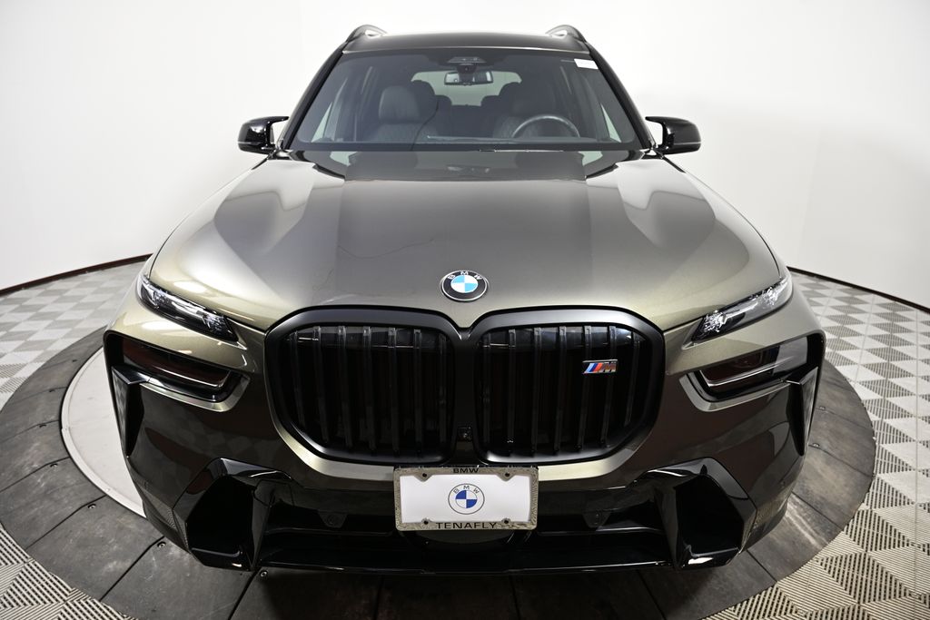 2025 BMW X7 M60i 8