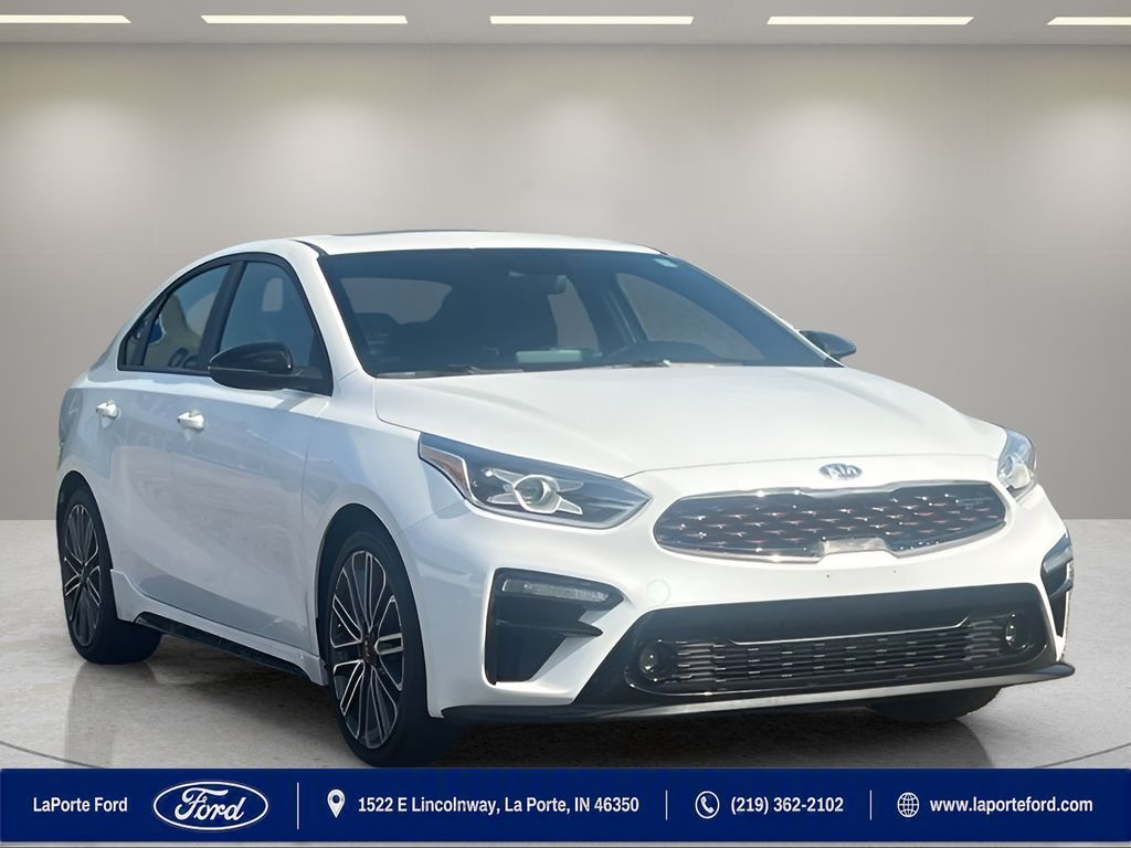 Snow White Pearl 2021 Kia Forte Sedan Front-Wheel Drive 6-Speed Manual