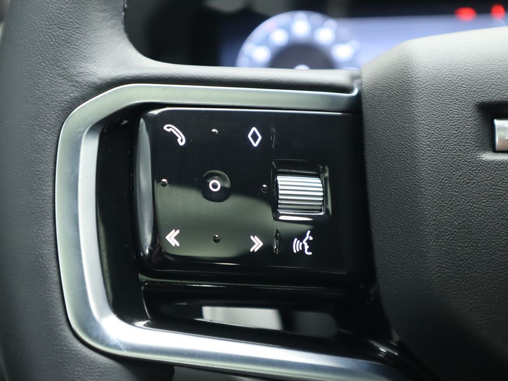 Thumbnail: 2023 Land Rover Range Rover Evoque - 11