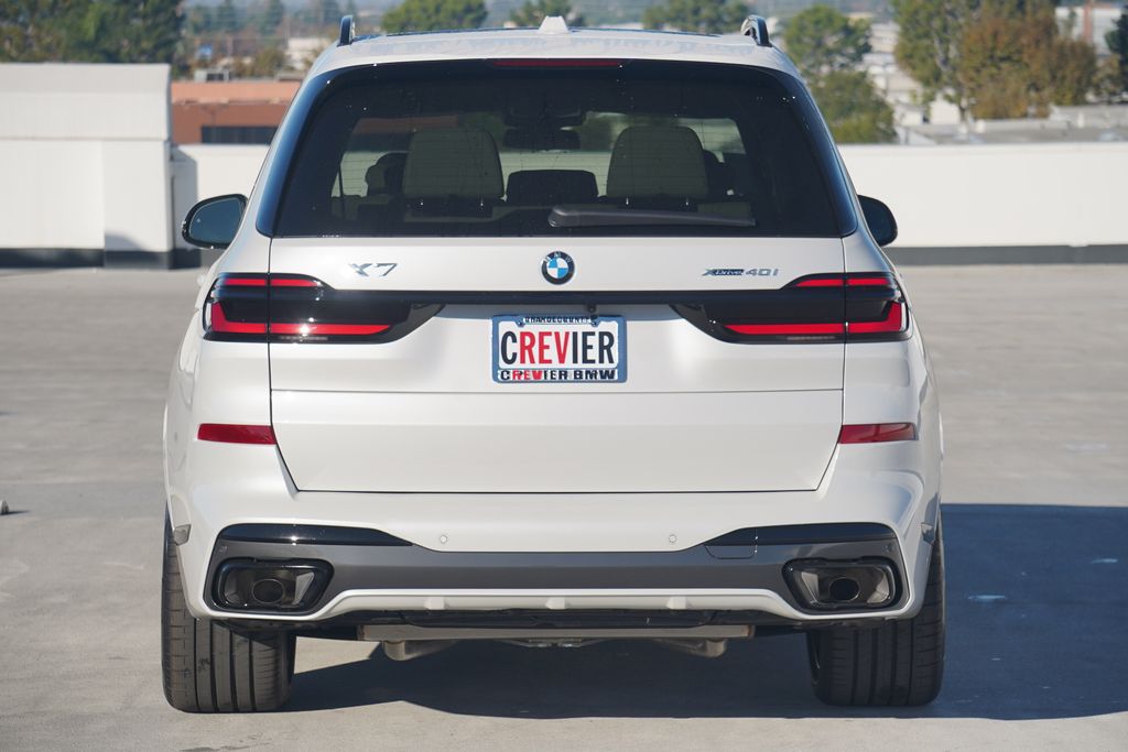 Thumbnail: 2026 BMW X7 - 6