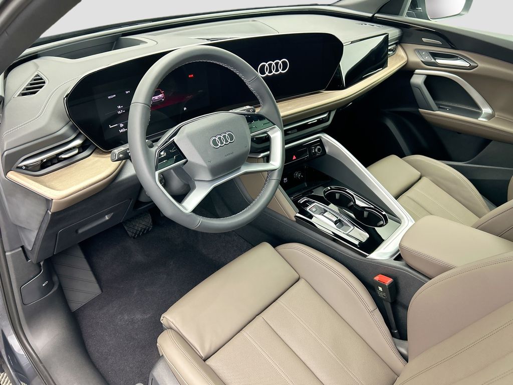 Thumbnail: 2025 Audi Q5 - 10