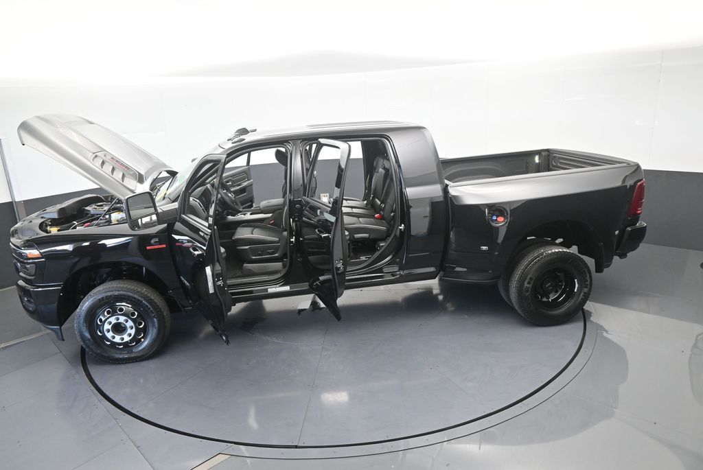 New 2026 Diamond Black Crystal Pearlcoat Ram Laramie image 72
