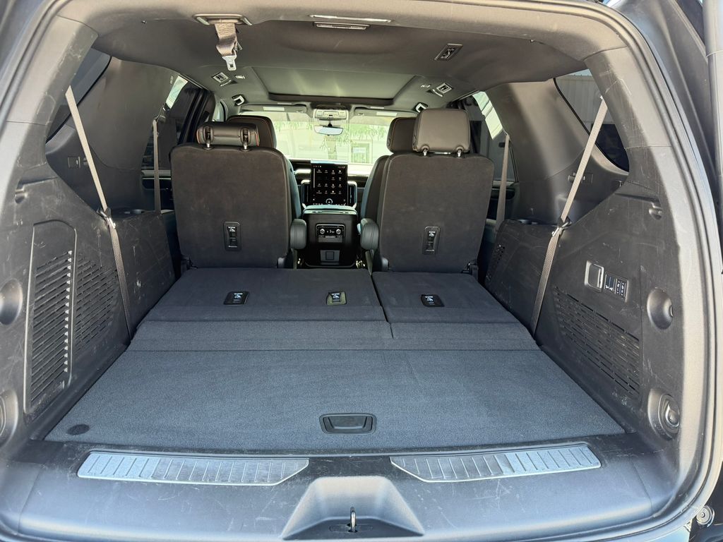 Used 2025 GMC Yukon SUV