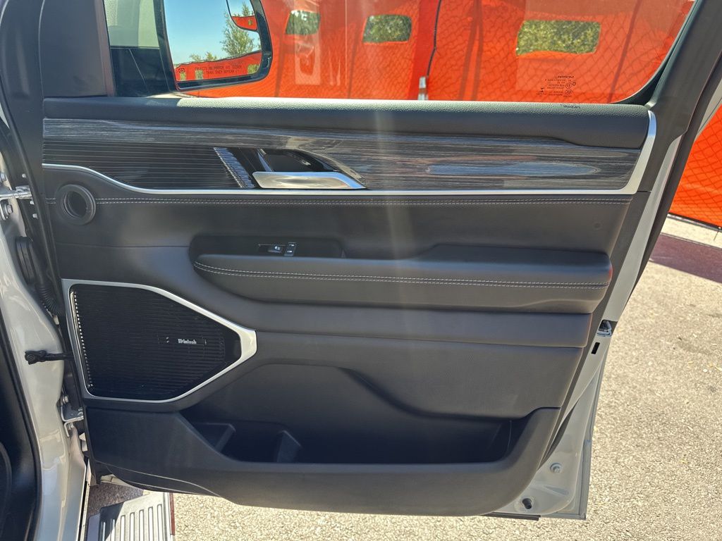 Used Car 2022 Jeep Wagoneer  Series Iii For Sale Under $50,000 In Austin, Texas