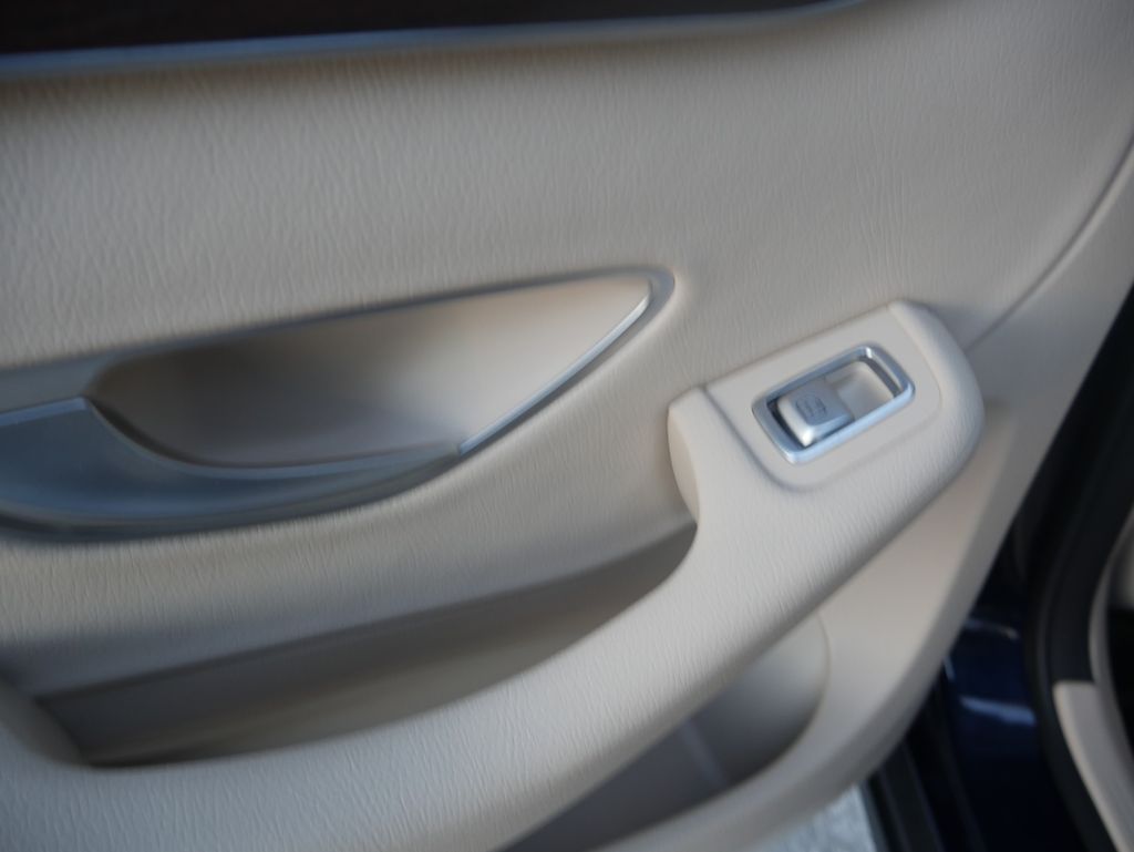 Thumbnail: 2023 Mercedes-Benz GLC - 21