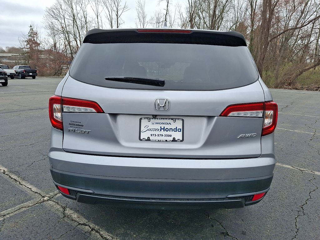 View vehicle photo 5