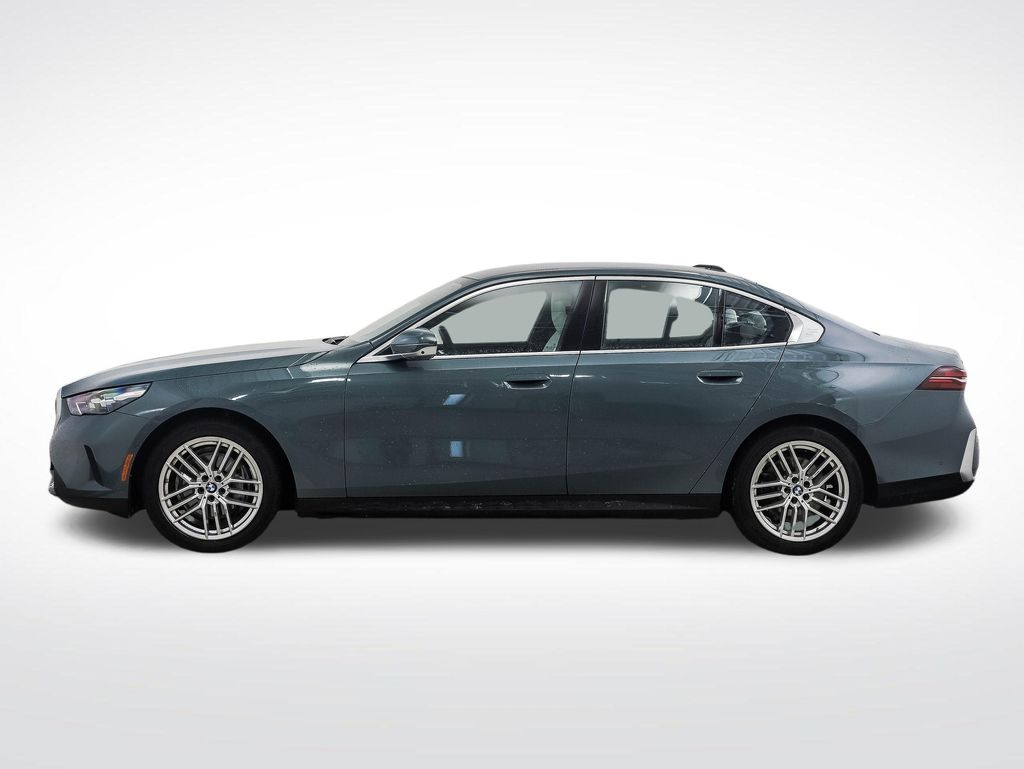 Thumbnail: 2024 BMW 5 Series - 2