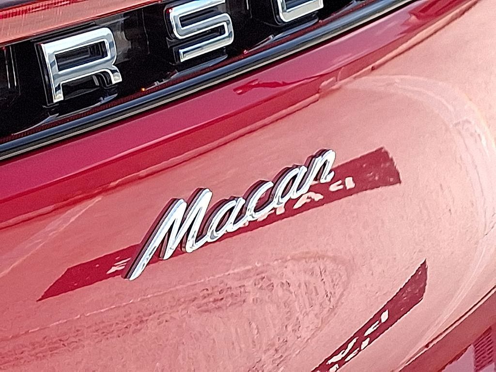 Thumbnail: 2025 Porsche Macan - 28