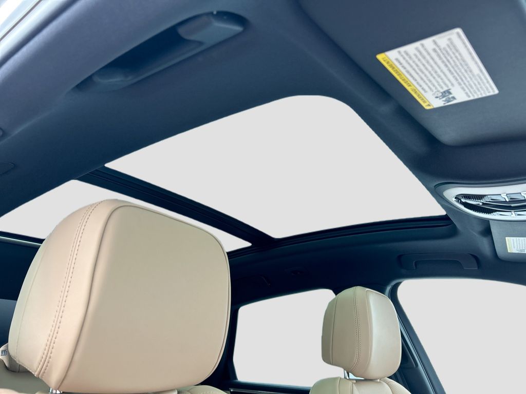 Thumbnail: 2026 Porsche Macan - 21