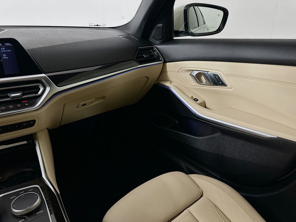 Thumbnail: 2021 BMW 3 Series - 24