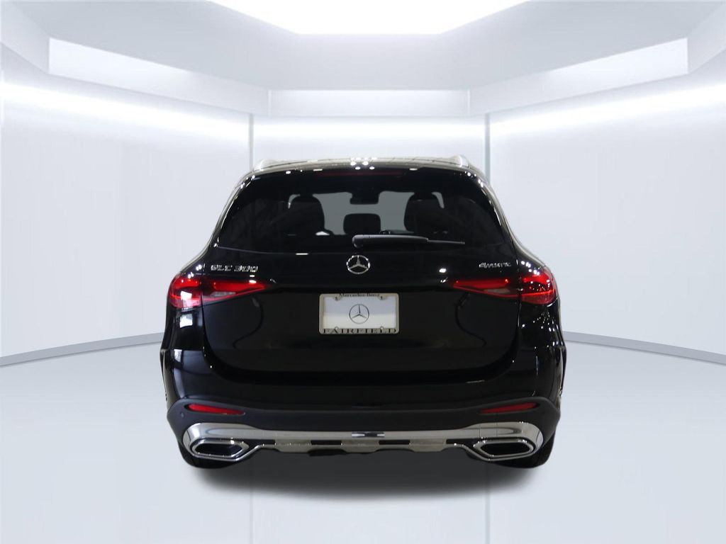 Thumbnail: 2026 Mercedes-Benz GLC - 4