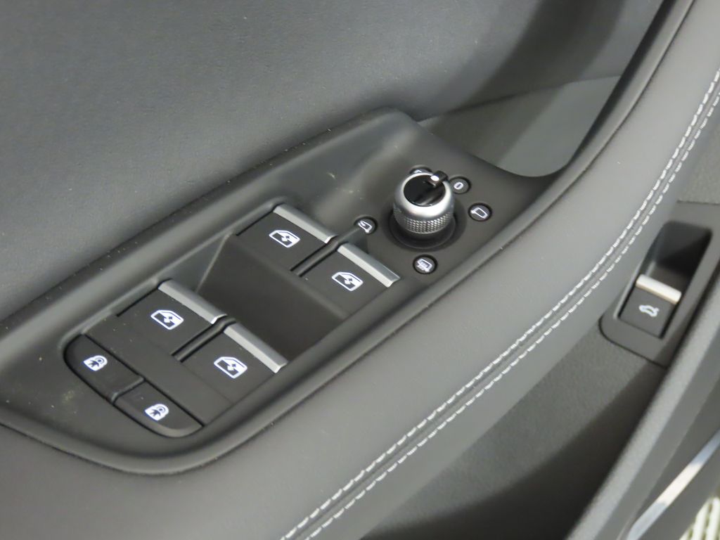 Thumbnail: 2025 Audi Q7 - 29