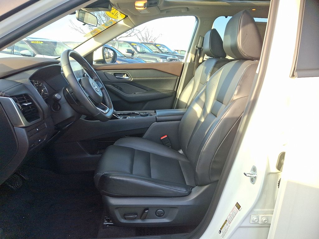 Thumbnail: 2023 Nissan Rogue - 14