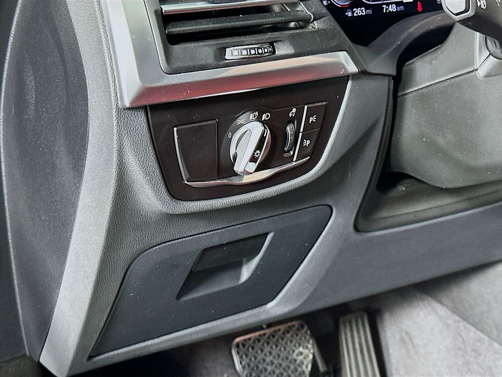 Thumbnail: 2022 BMW X3 - 10