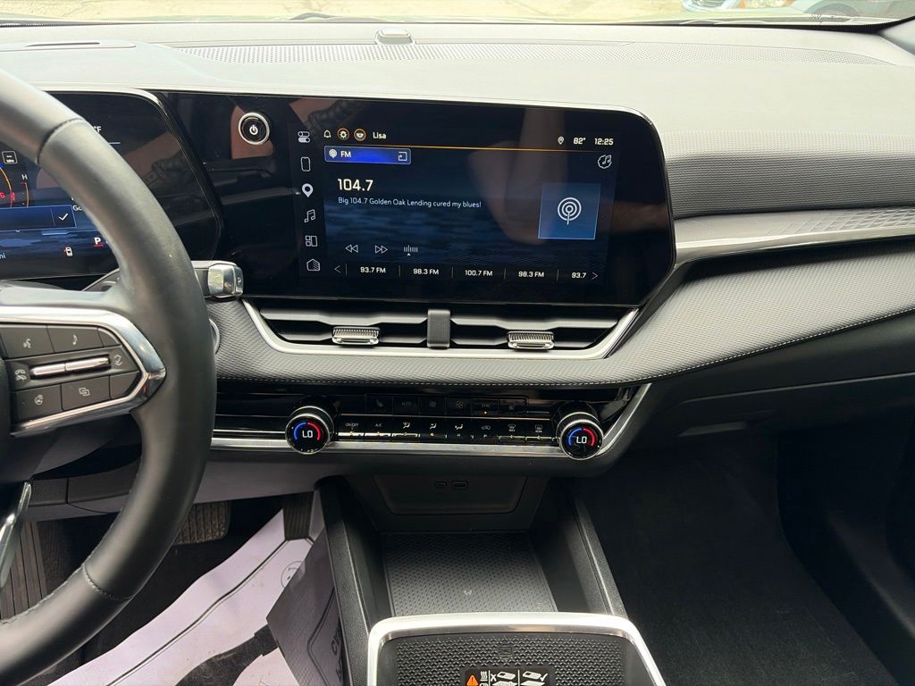 2025 Chevrolet Equinox LT Green at Sutliff Volkswagen