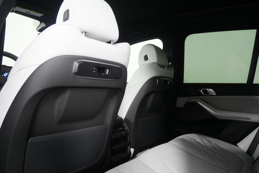 Thumbnail: 2026 BMW X5 - 16