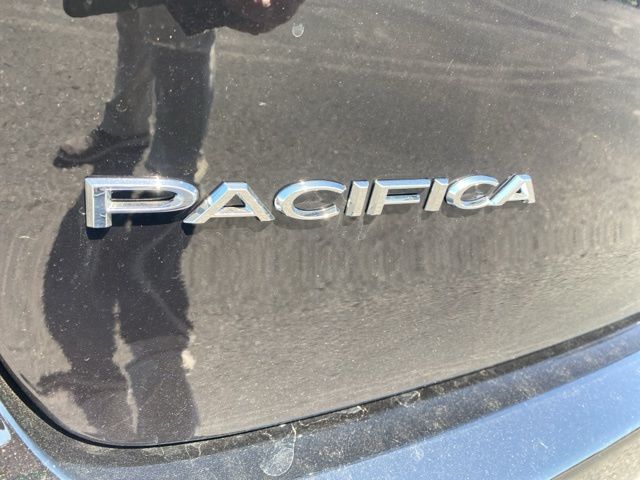 2024 Chrysler Pacifica Limited 8