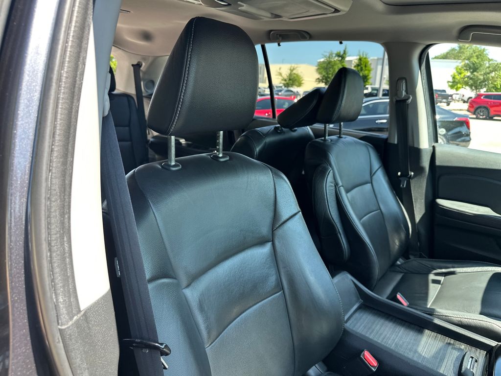 Used Car 2019 Honda Pilot  Touring For Sale Under $25,000 In Austin, Texas