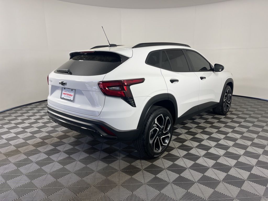 Thumbnail: 2025 Chevrolet Trax - 5