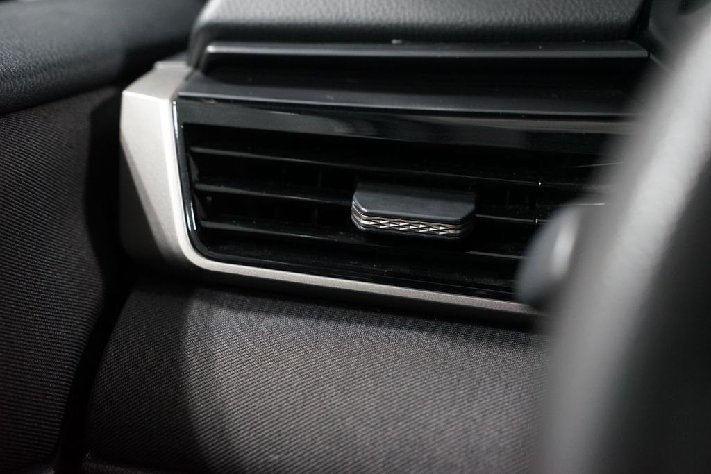 Thumbnail: 2025 Toyota Camry - 25