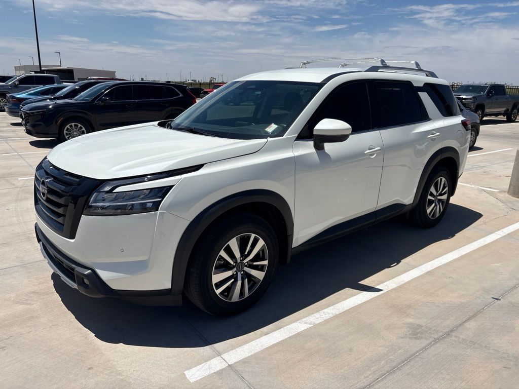 2023 Nissan Pathfinder SL 4WD