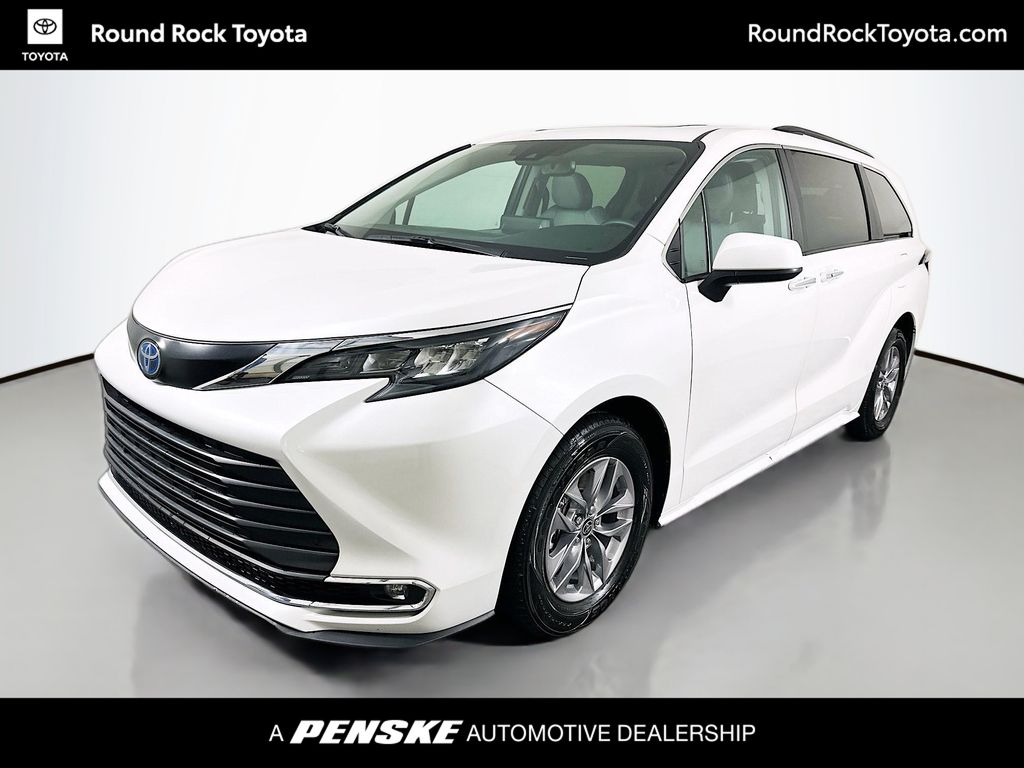 Thumbnail: 2024 Toyota Sienna - 1