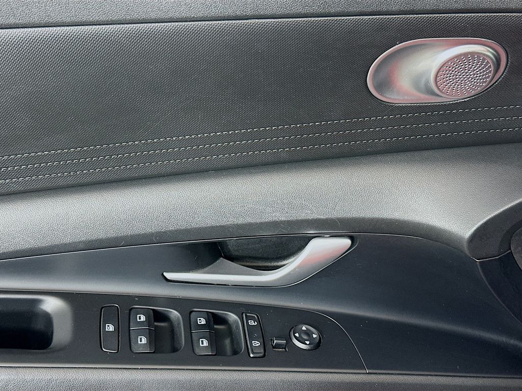 Thumbnail: 2023 Hyundai Elantra - 17