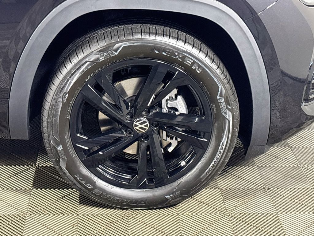 2026 Volkswagen Atlas Cross Sport 2.0T SEL R-Line Black