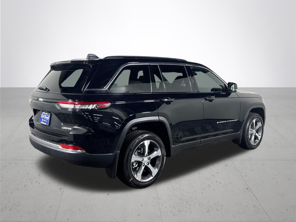 2025 Jeep Grand Cherokee Limited photo 2
