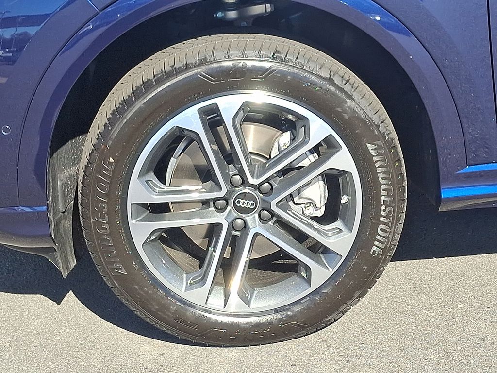 Thumbnail: 2025 Audi Q5 - 5