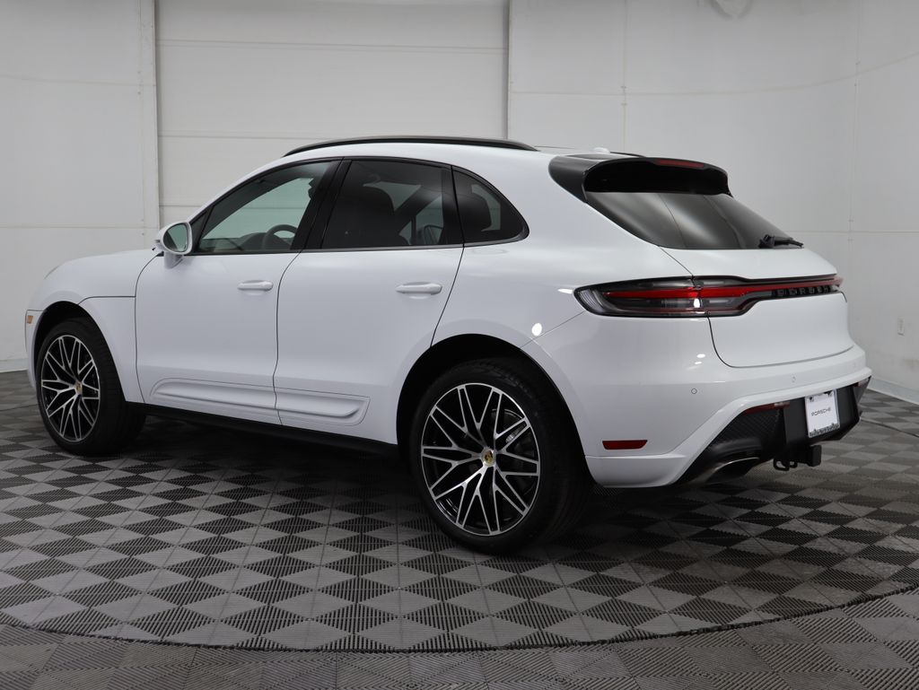 2025 Porsche Macan  7