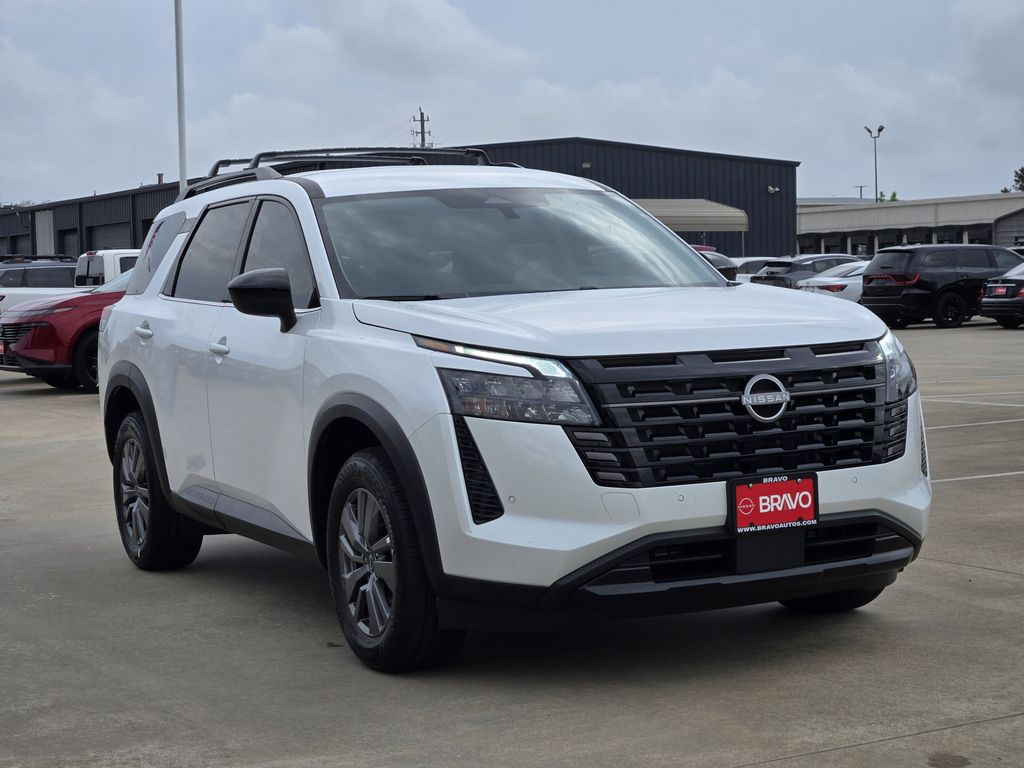 View vehicle photo 2