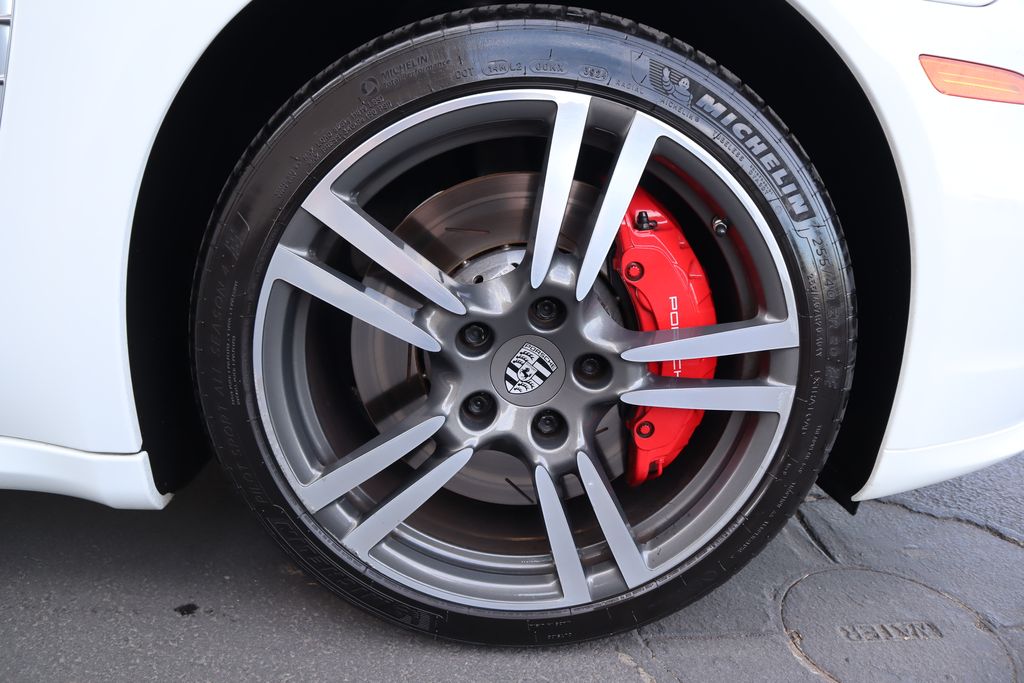 Thumbnail: 2014 Porsche Panamera - 30