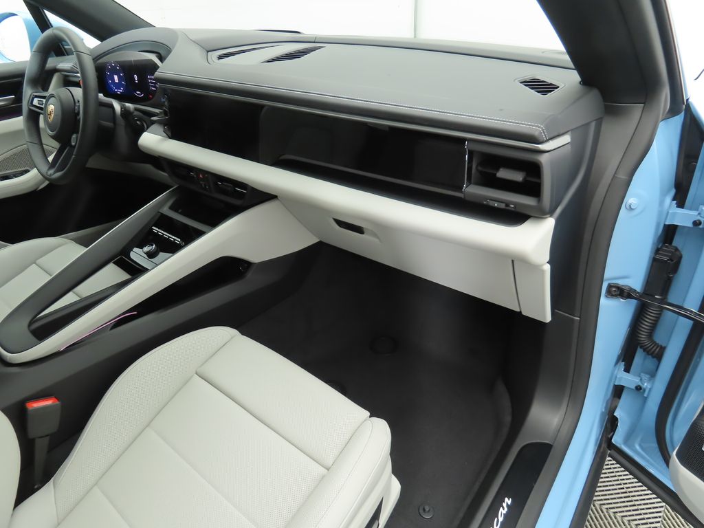 Thumbnail: 2025 Porsche Macan - 19