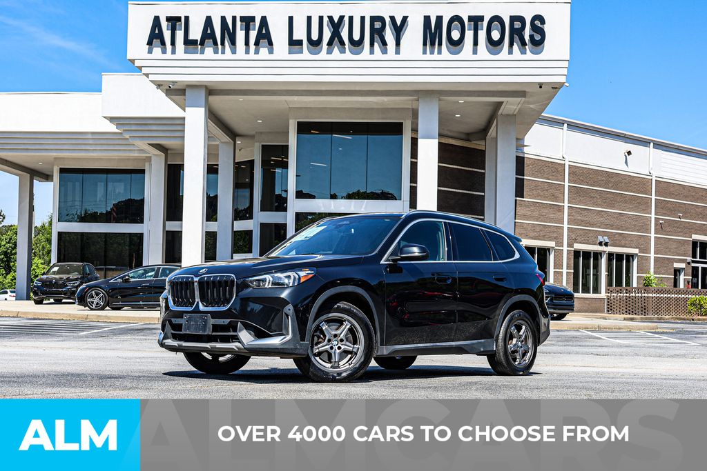 Used 2023 Black BMW xDrive28i image 3