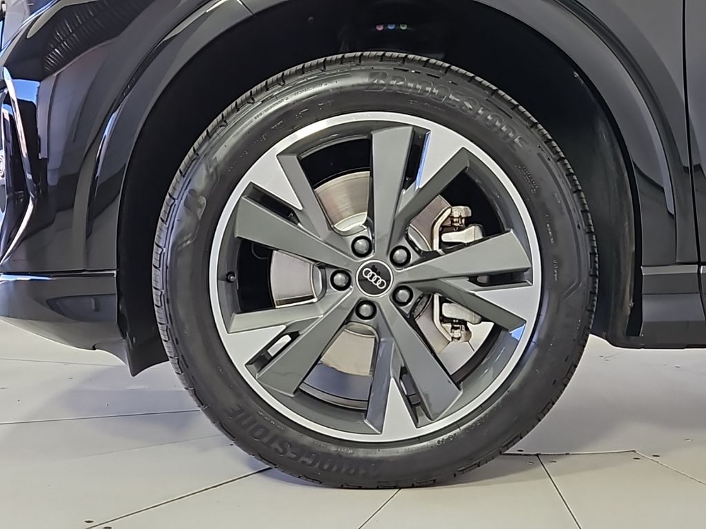 Thumbnail: 2024 Audi Q4 e-tron - 5