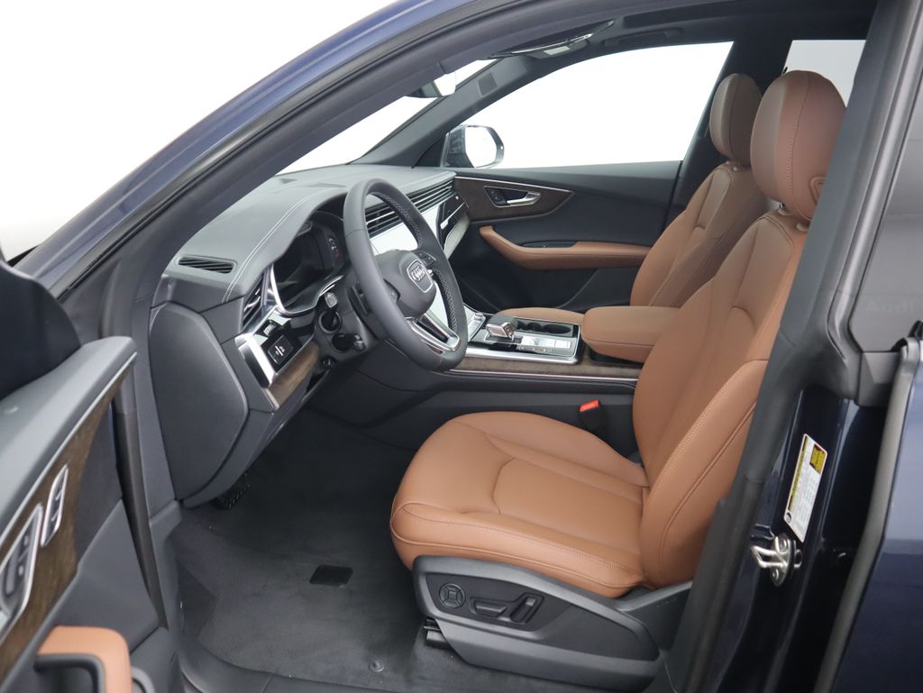 Thumbnail: 2025 Audi Q8 - 21
