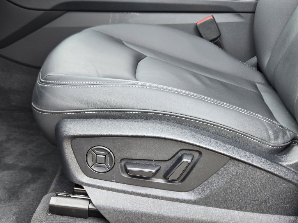 used 2025 Audi Q7 car, priced at $49,941